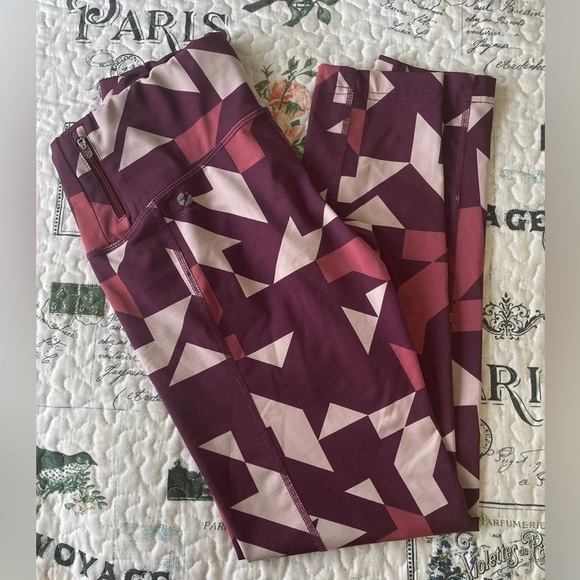 (3/$15) Oiselle Geometric Workout Pattern Tights Sz 4 - Picture 3 of 4